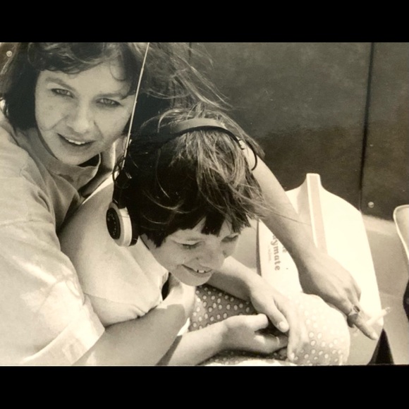 Meet your Posher, Aldona - Picture 1 of 1